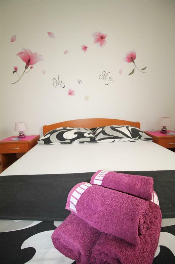 Private Accommodation Carevic Dubrovnik Exterior photo
